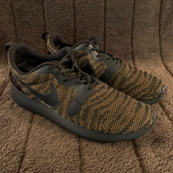 Nike Other - 🚨 Nike Roshe